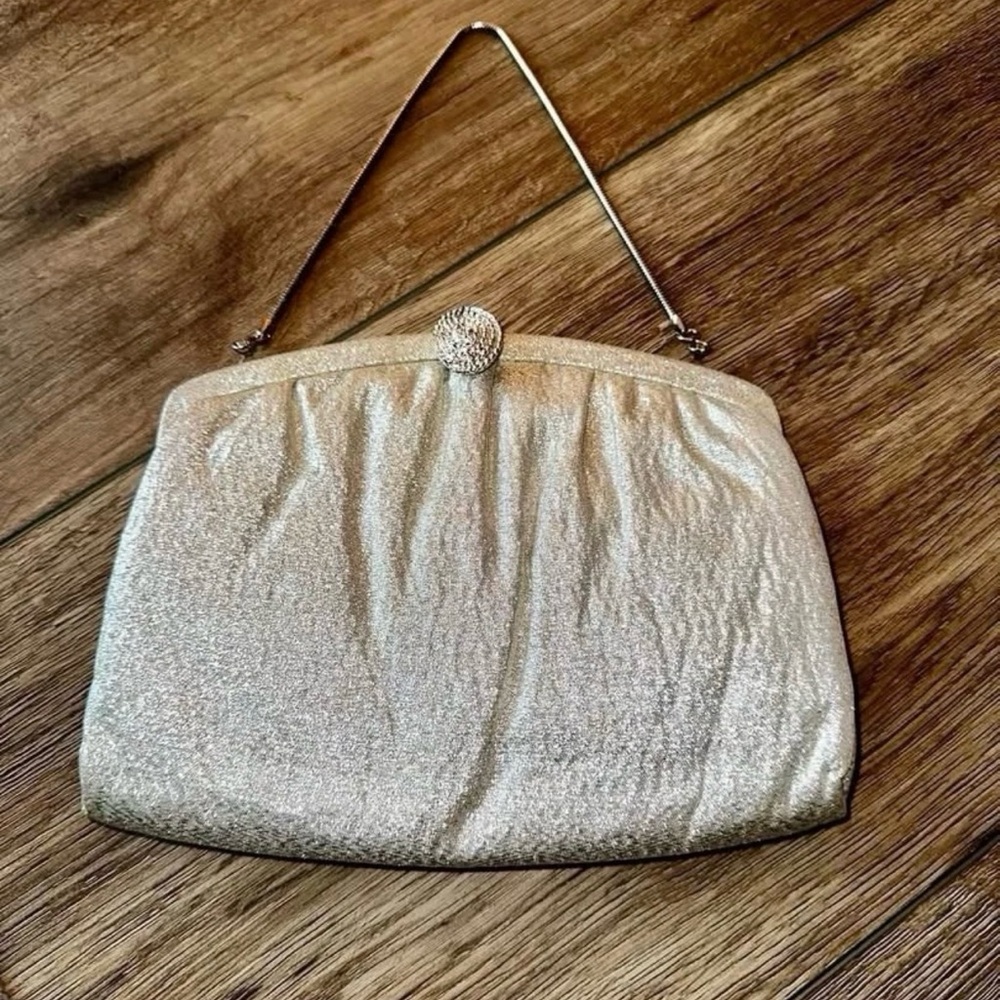 Vintage Glam Silver Metallic Clutch Purse w/ Chain Strap Party Wedding Glam